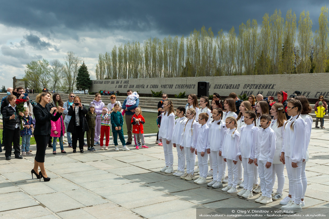 Детский хор исполнил берущие за душу песни в память о павших защитниках Родины фотография