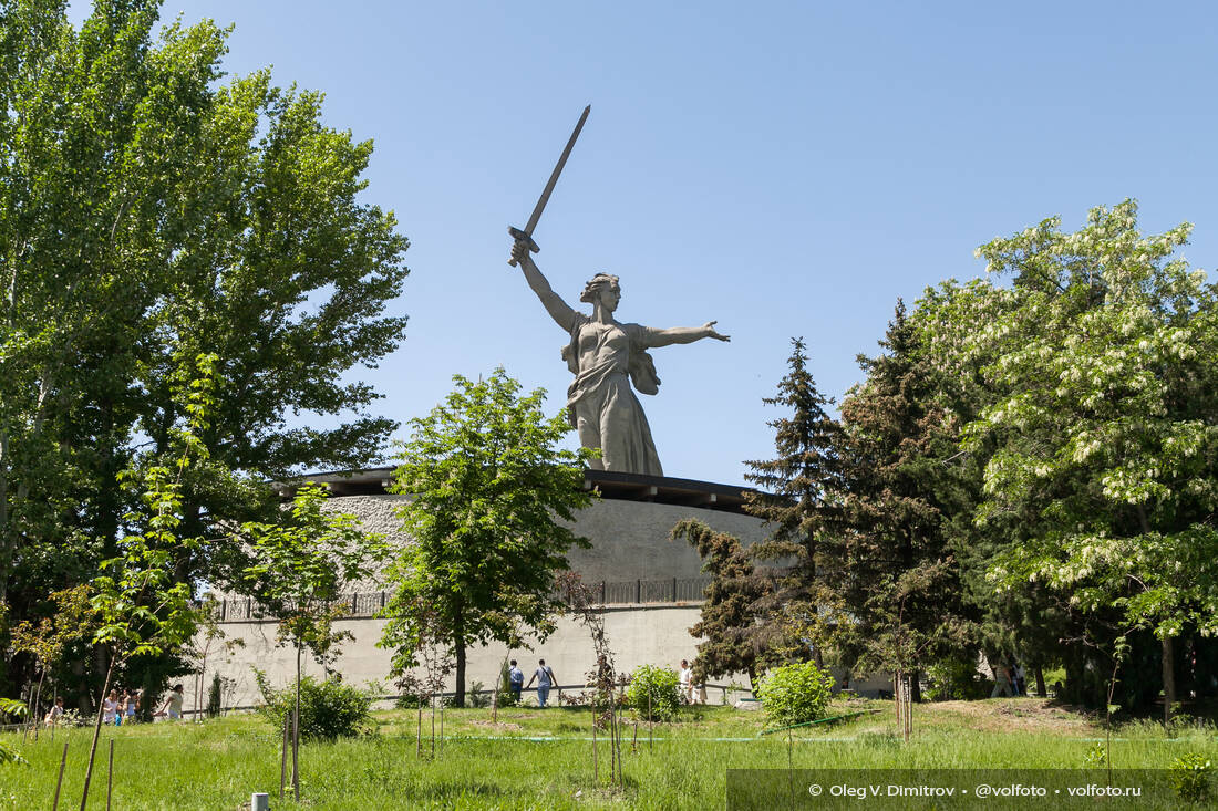 «Родина-мать» над Залом Воинской Славы фотография