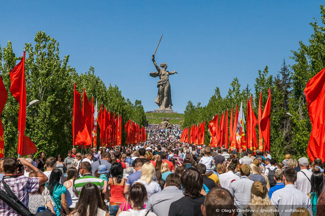 Мамаев курган в День Победы фотография