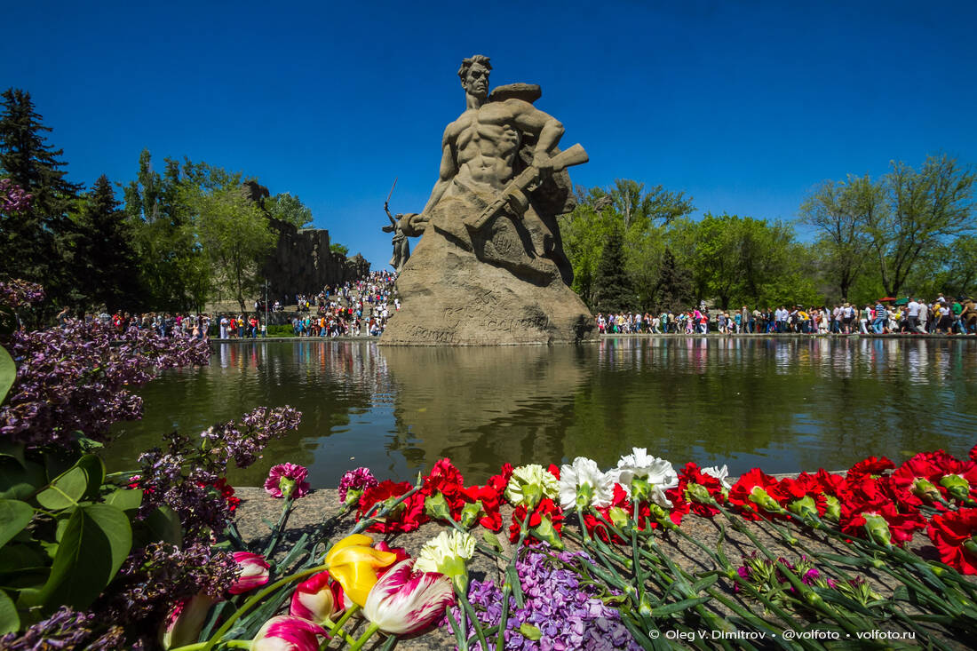 Мамаев курган в День Победы фотография