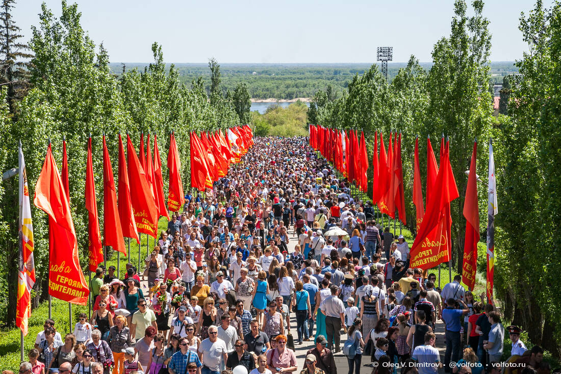 Мамаев курган в День Победы фотография