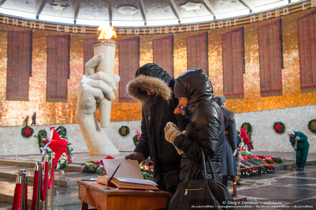 В Зале Воинской Славы в День Сталинградской Победы фотография
