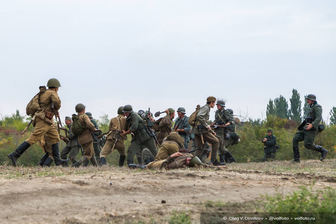 Военно-историческая реконструкция на Мамаевом кургане фотография