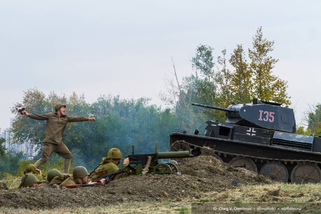 Военно-историческая реконструкция на Мамаевом кургане фотография