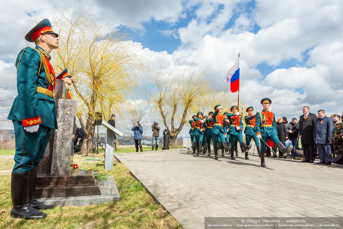 Рота почётного караула на открытии памятника вологжанам на Мамаевом кургане фотография