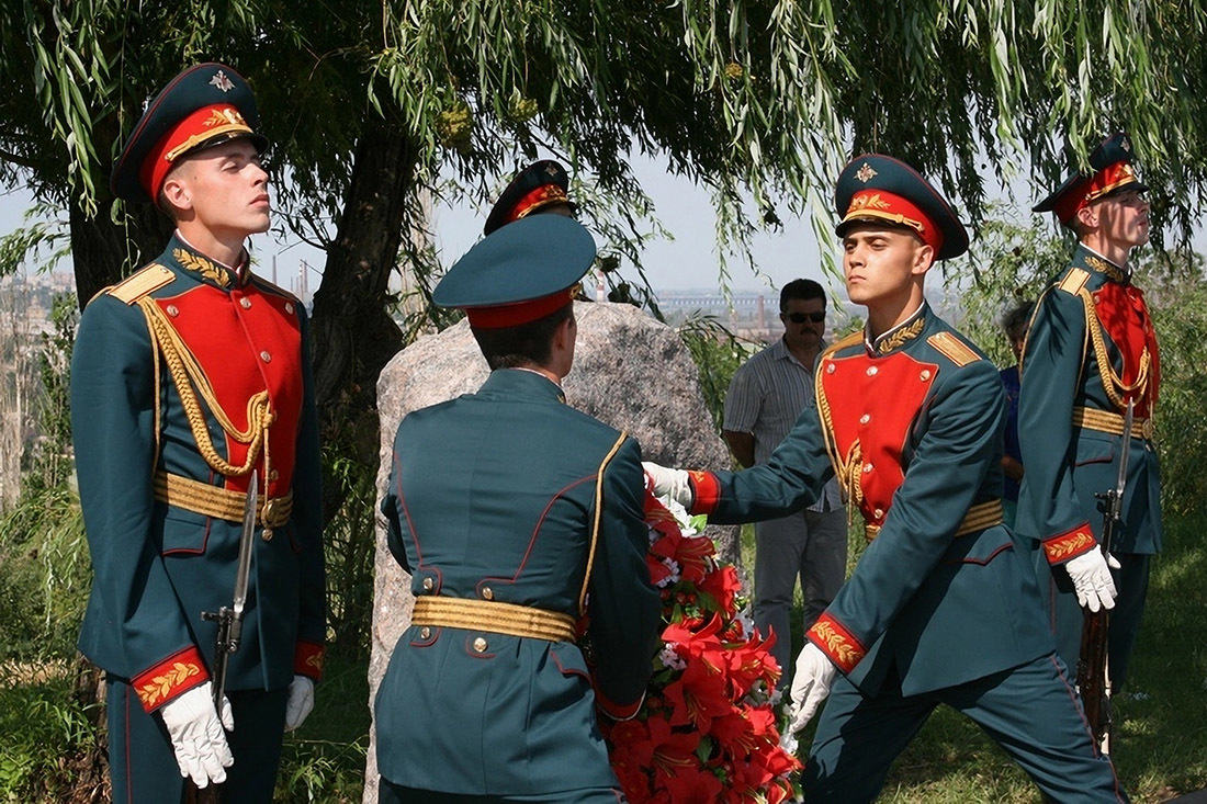 Открытие памятника жителям Смоленской области на Мамаевом кургане фотография