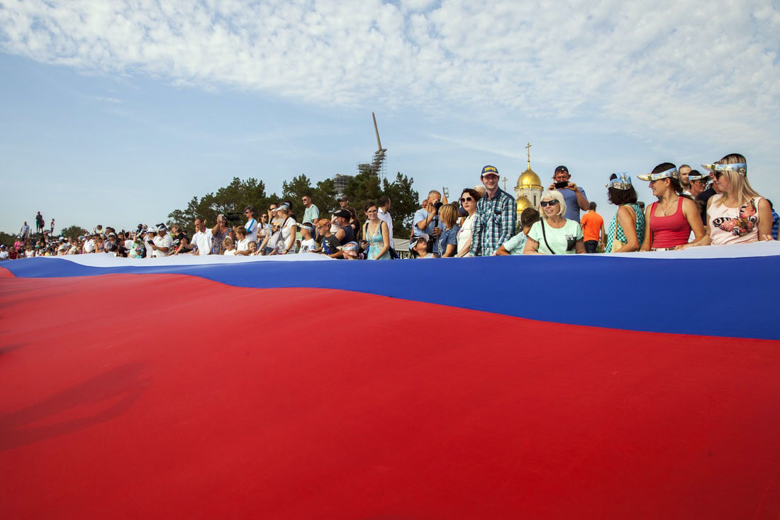 Патриотическая акция «Под флагом России» на Мамаевом кургане фотография