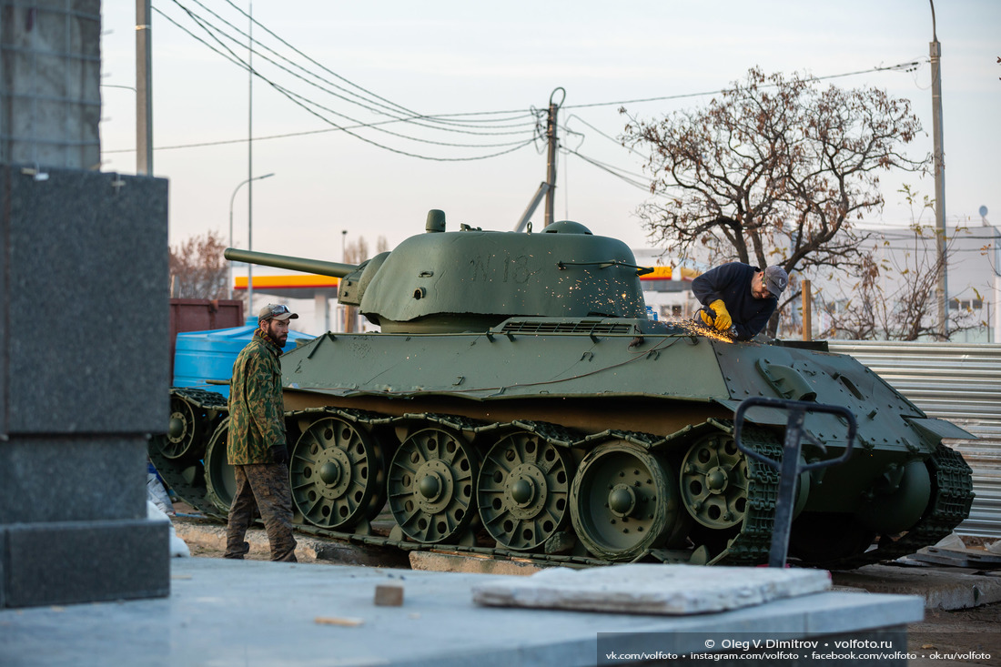 Восстановленная поверхность танка Т-34 «Челябинский колхозник» фотография