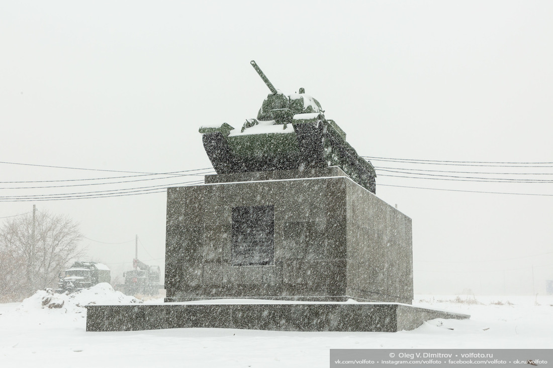 Отреставрированный танк-памятник Т-34 «Челябинский колхозник» фотография