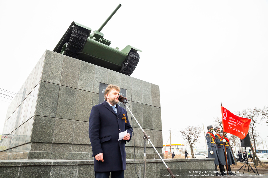 Алексей Дементьев на открытии танка-памятника фотография