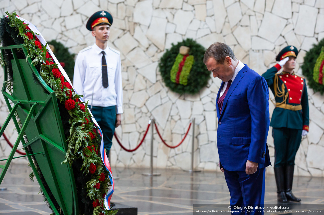 Дмитрий Медведев почтил память защитников Сталинграда фотография