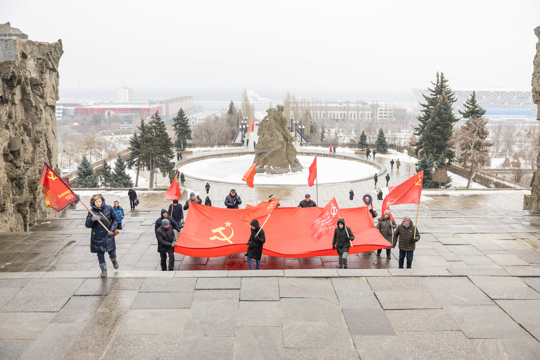 День Сталинградской Победы на Мамаевом кургане фотография