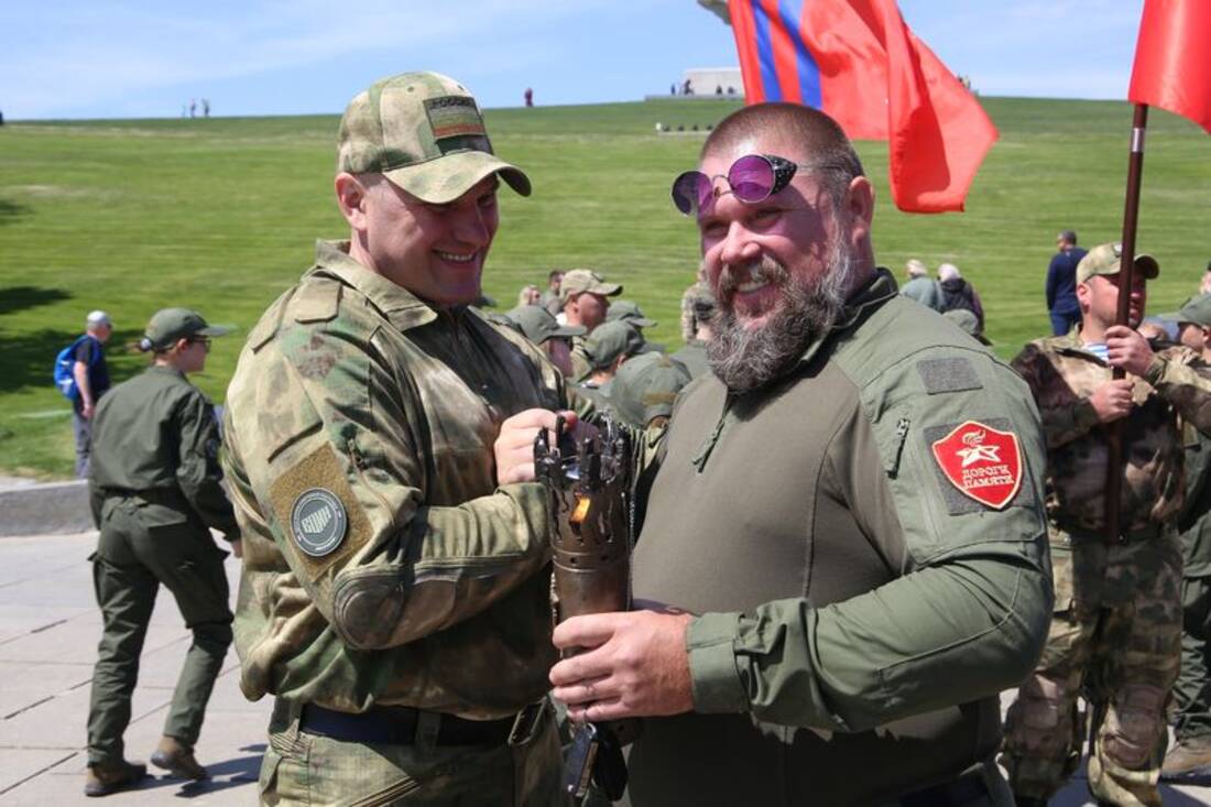 Мотопробег проекта «Дороги памяти» на Мамаевом кургане фотография