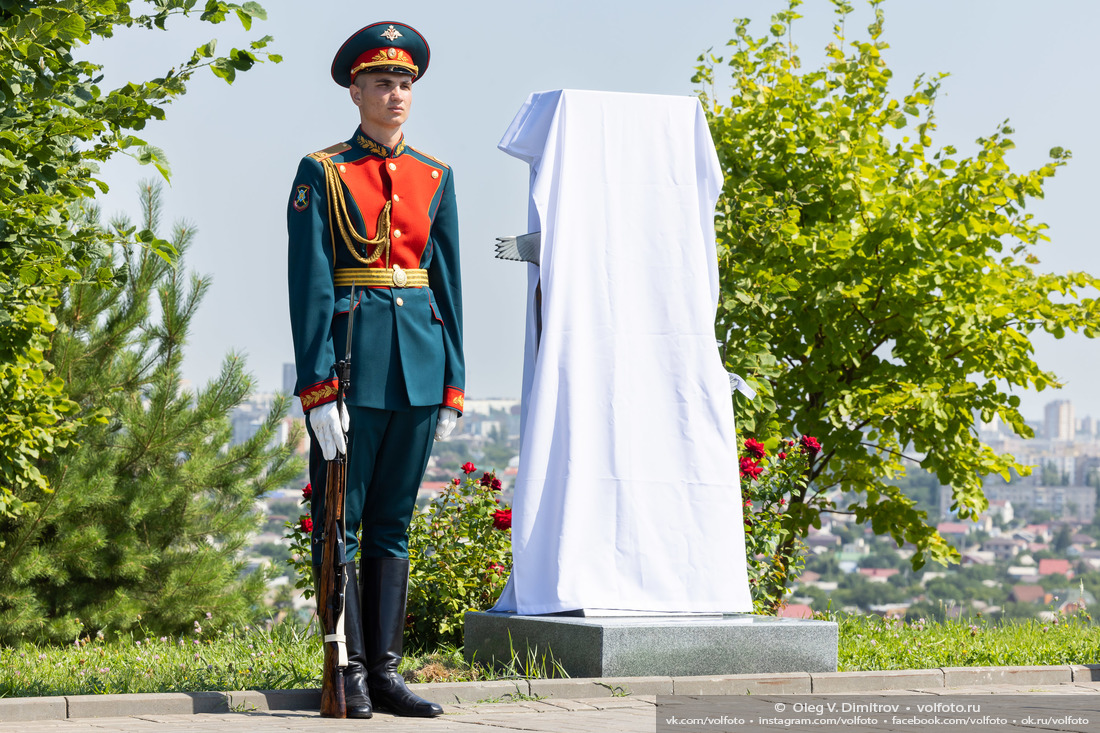 Открытие памятного знака уроженцам Удмуртии на Мамаевом кургане фотография