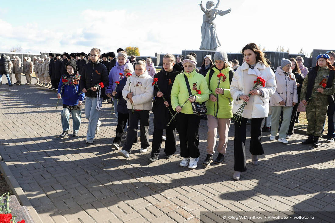 Акция «Наша страна — наша Россия» на Мамаевом кургане фотография