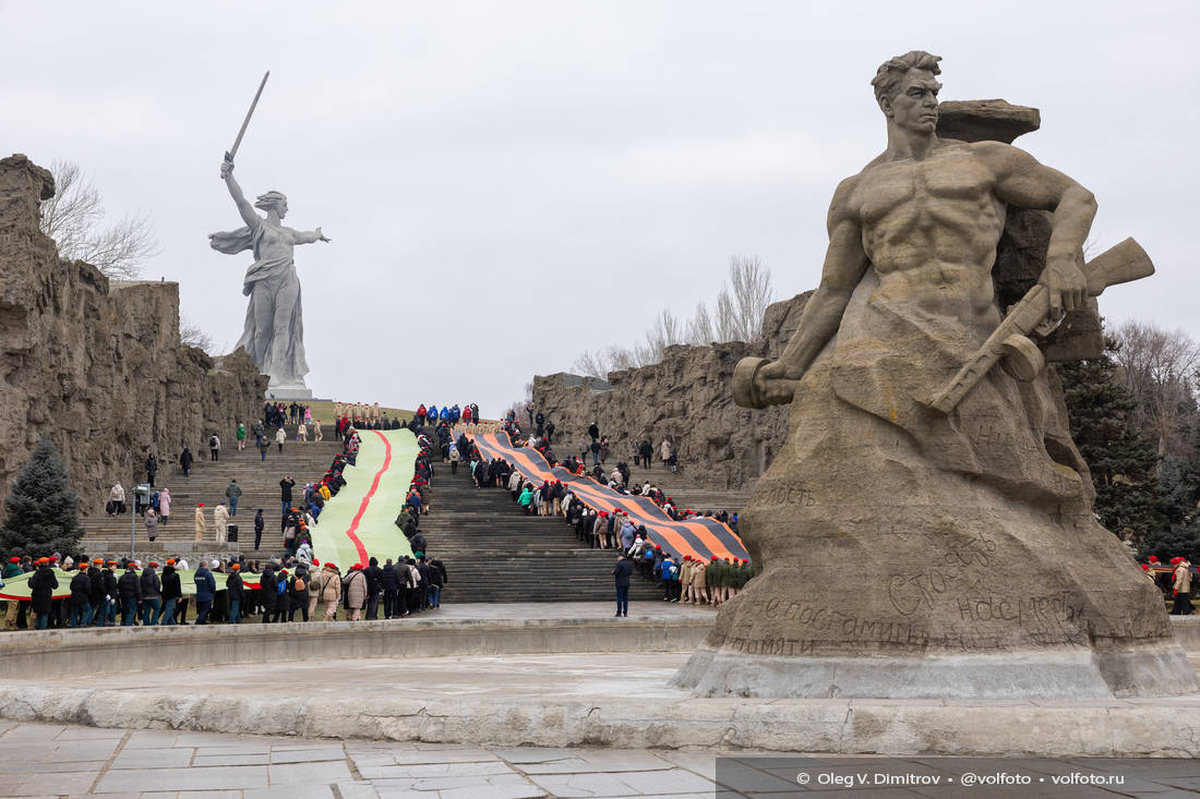 Акция-флешмоб «Героям Сталинграда посвящается» на Мамаевом кургане фотография