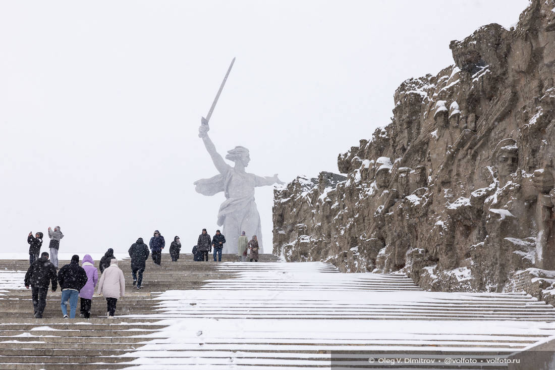 Мамаев курган в День защитника Отечества фотография