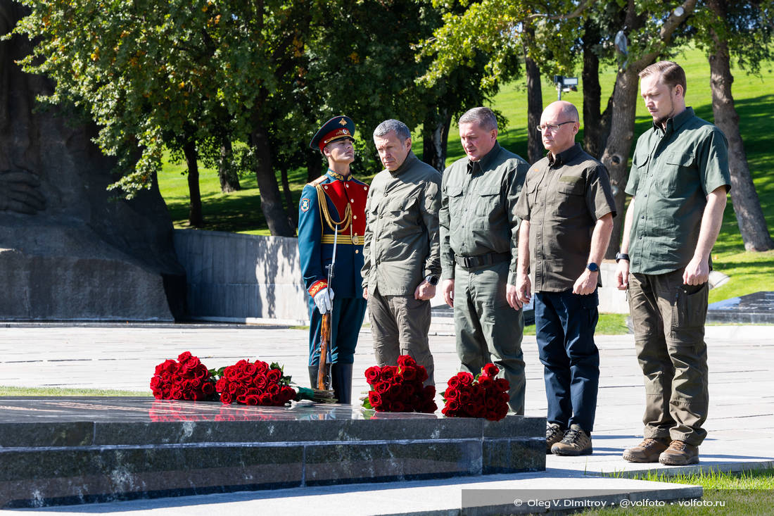Сергей Кириенко на Мамаевом кургане фотография