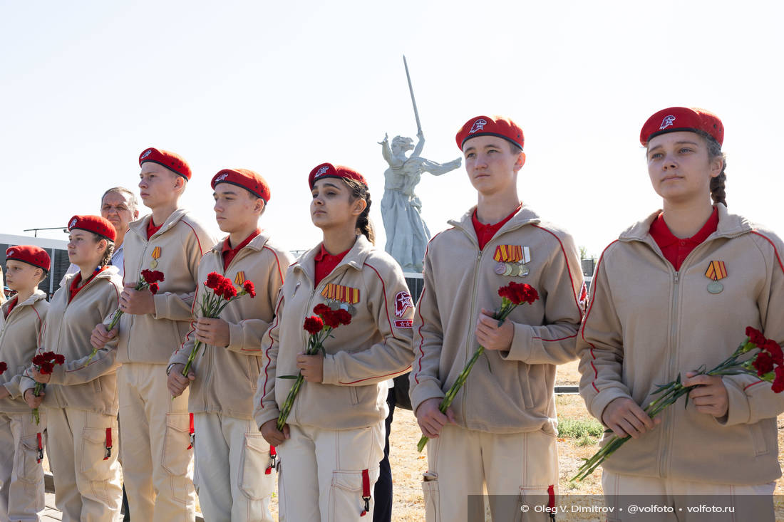 Памятный знак воинам Хакасии на Мамаевом кургане фотография