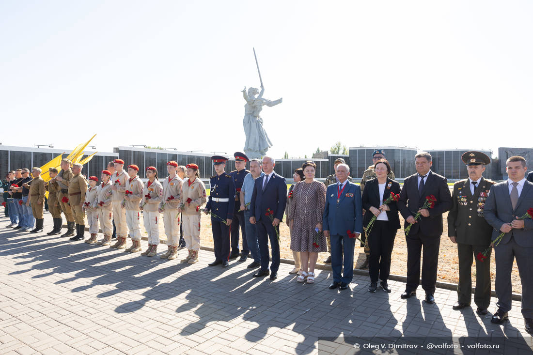 Памятный знак воинам Хакасии на Мамаевом кургане фотография