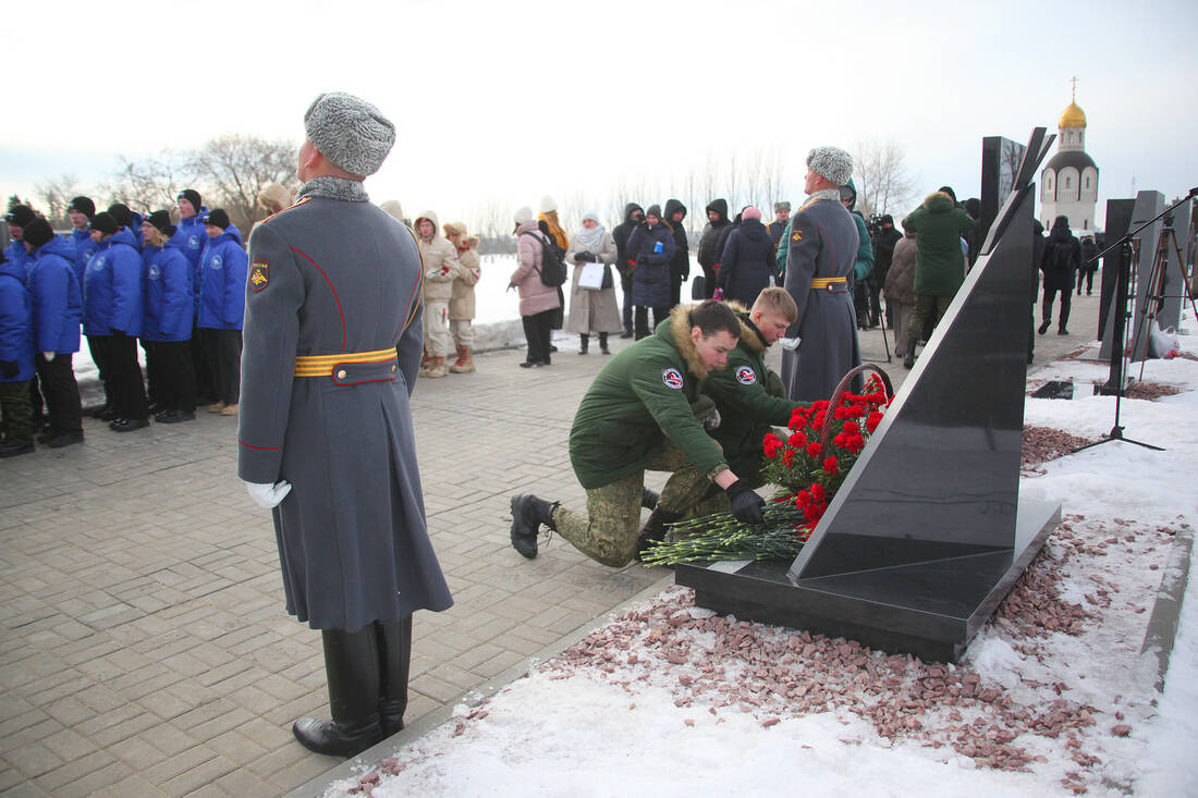 Открытие памятного знака «Ямальским солдатам – защитникам Сталинграда» на Мамаевом кургане фотография