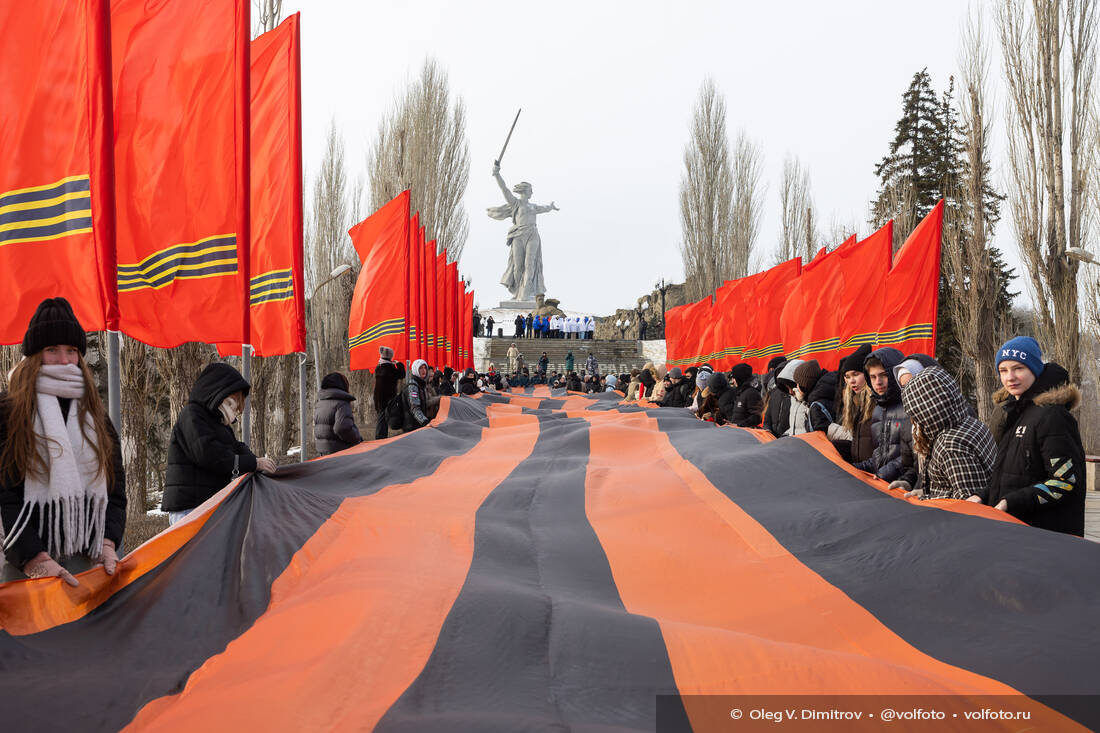 Акция «Героям Сталинграда посвящается» на Мамаевом кургане фотография