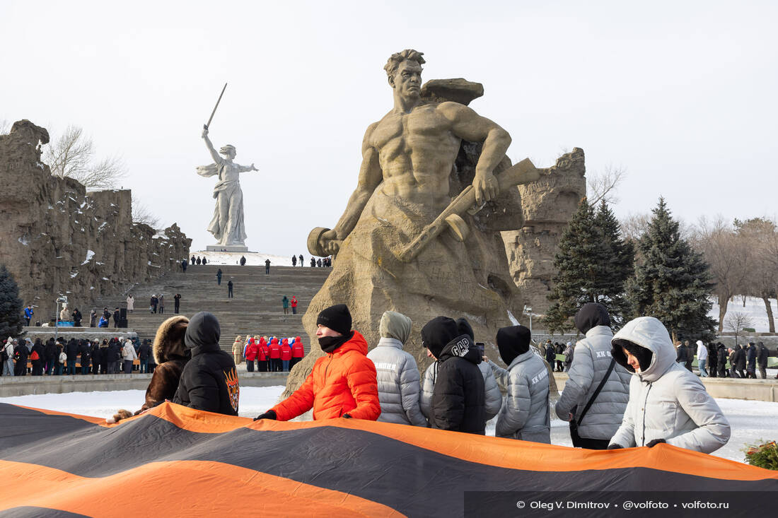 Акция «Героям Сталинграда посвящается» на Мамаевом кургане фотография