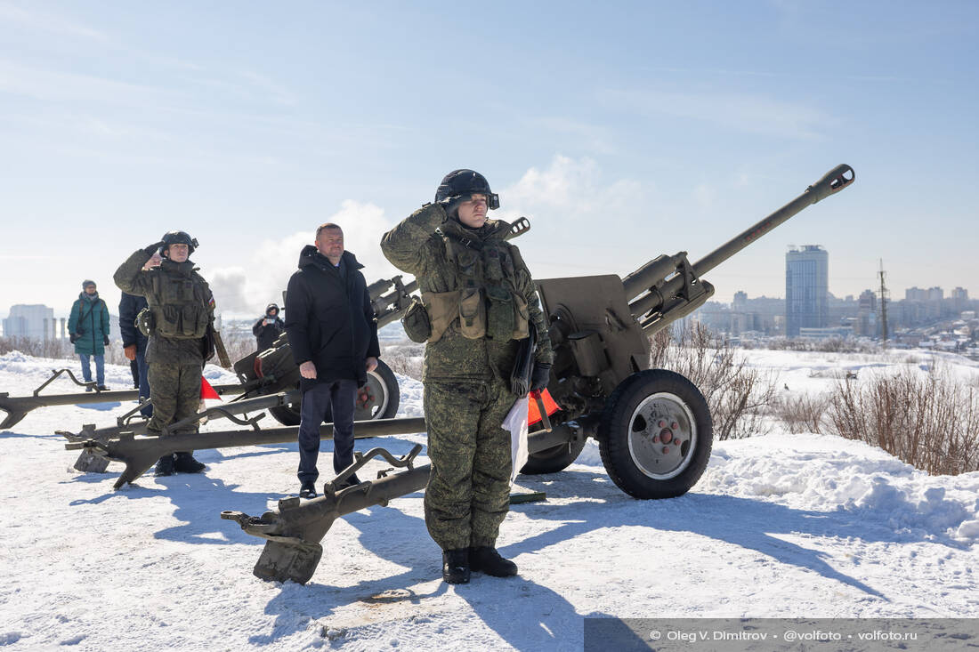 «Выстрел Памяти» на Мамаевом кургане в День защитника Отечества фотография