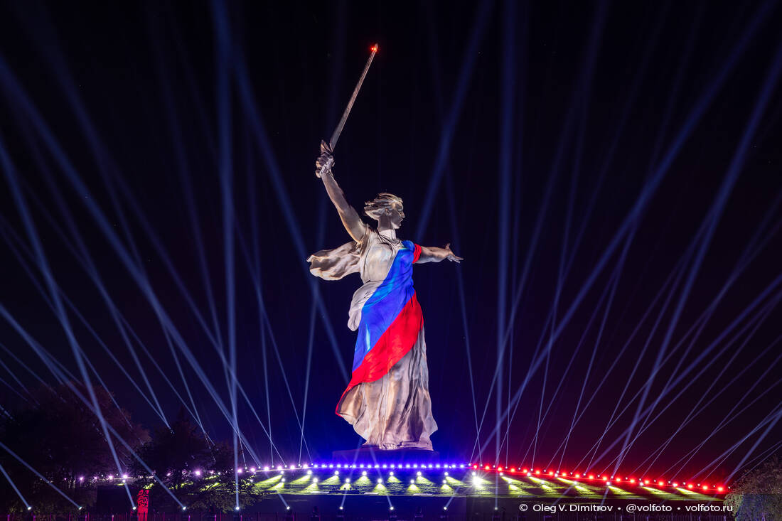 Современная история России в видеоинсталляции «Свет Великой Победы» фотография