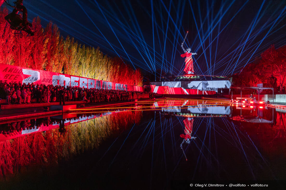 Победа в Сталинградской битве в видеоинсталляции «Свет Великой Победы» фотография