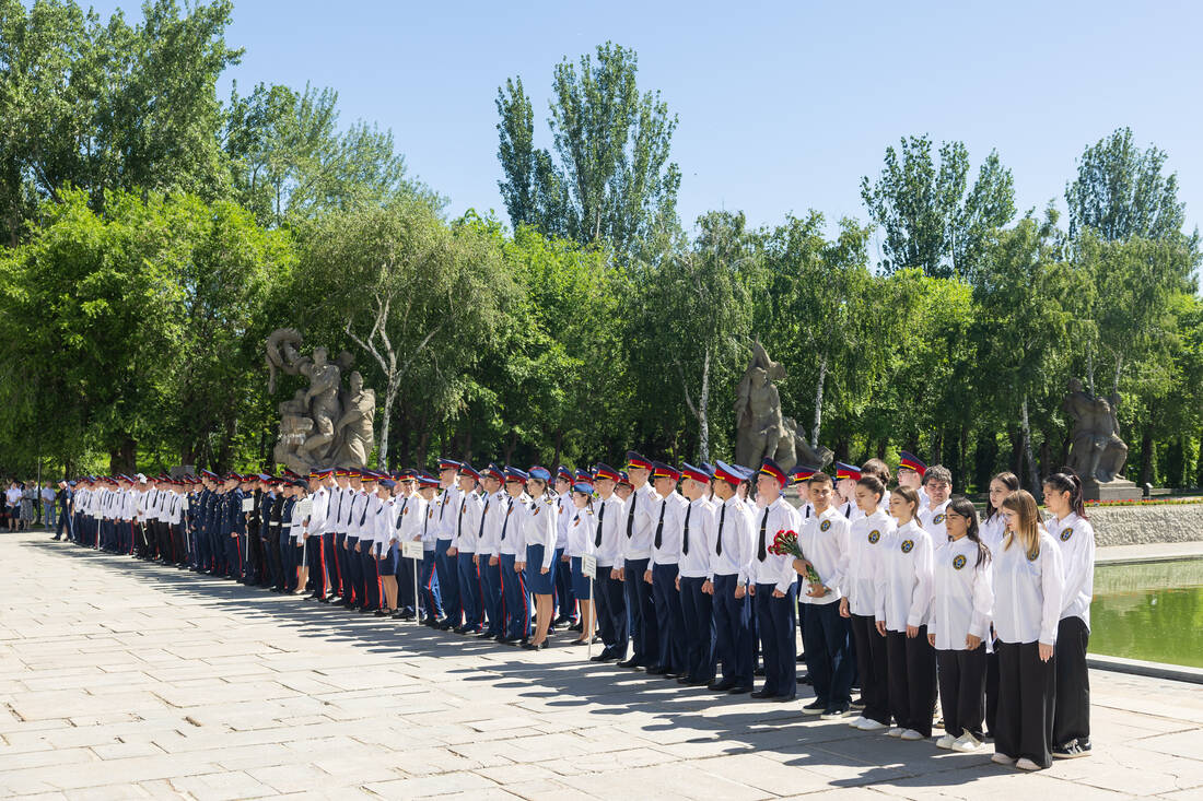 VII ежегодный слёт кадет СК РФ на Мамаевом кургане фотография