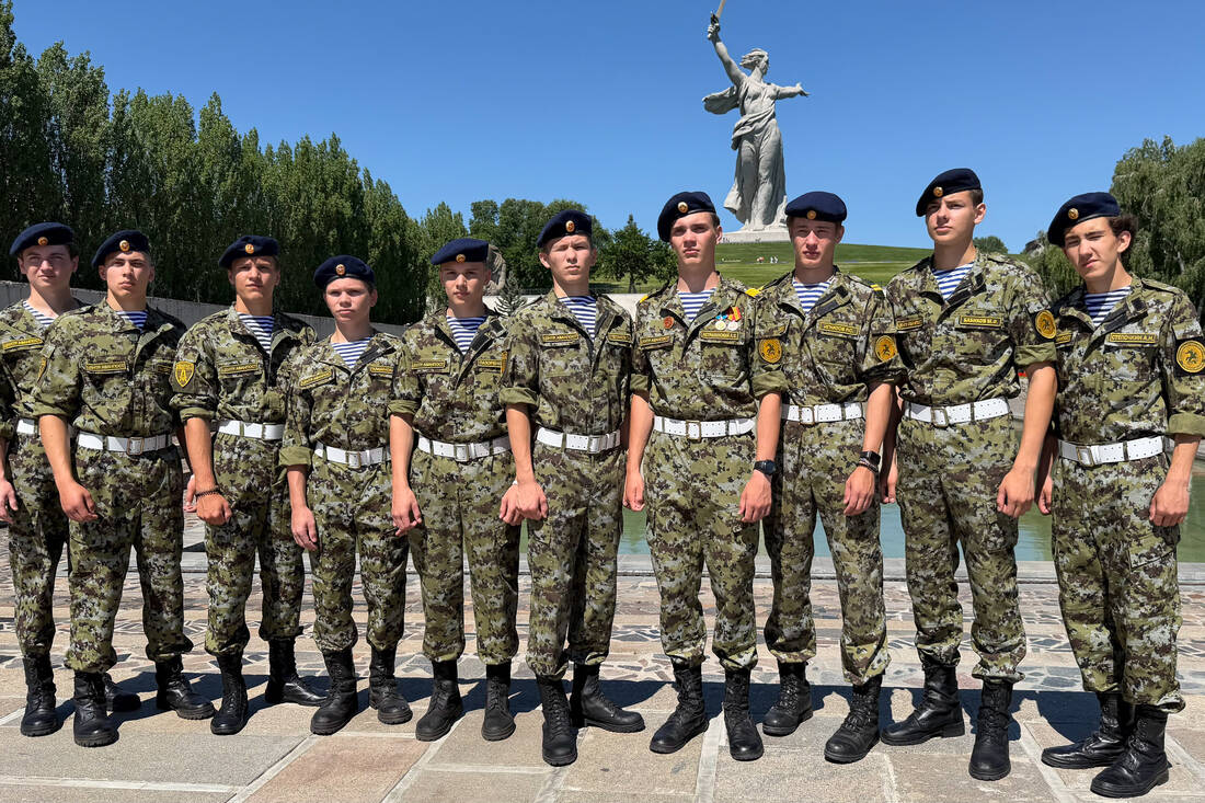 Открытие спартакиады допризывной молодёжи на Мамаевом кургане фотография