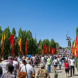 Мамаев курган празднует 9 мая