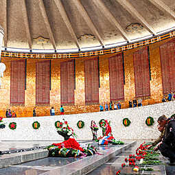 Байкеры почтили память защитников Сталинграда в день открытия мотосезона