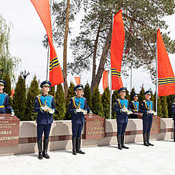 На Мамаевом кургане открыли новые тумбы «Рубеж сталинградской доблести»